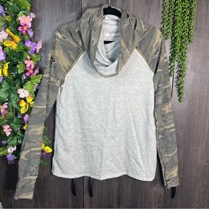 ~💙2/$40💙12pm by Mon Ami Distressed Cowl Neck Camo Printed Sweater Size Small